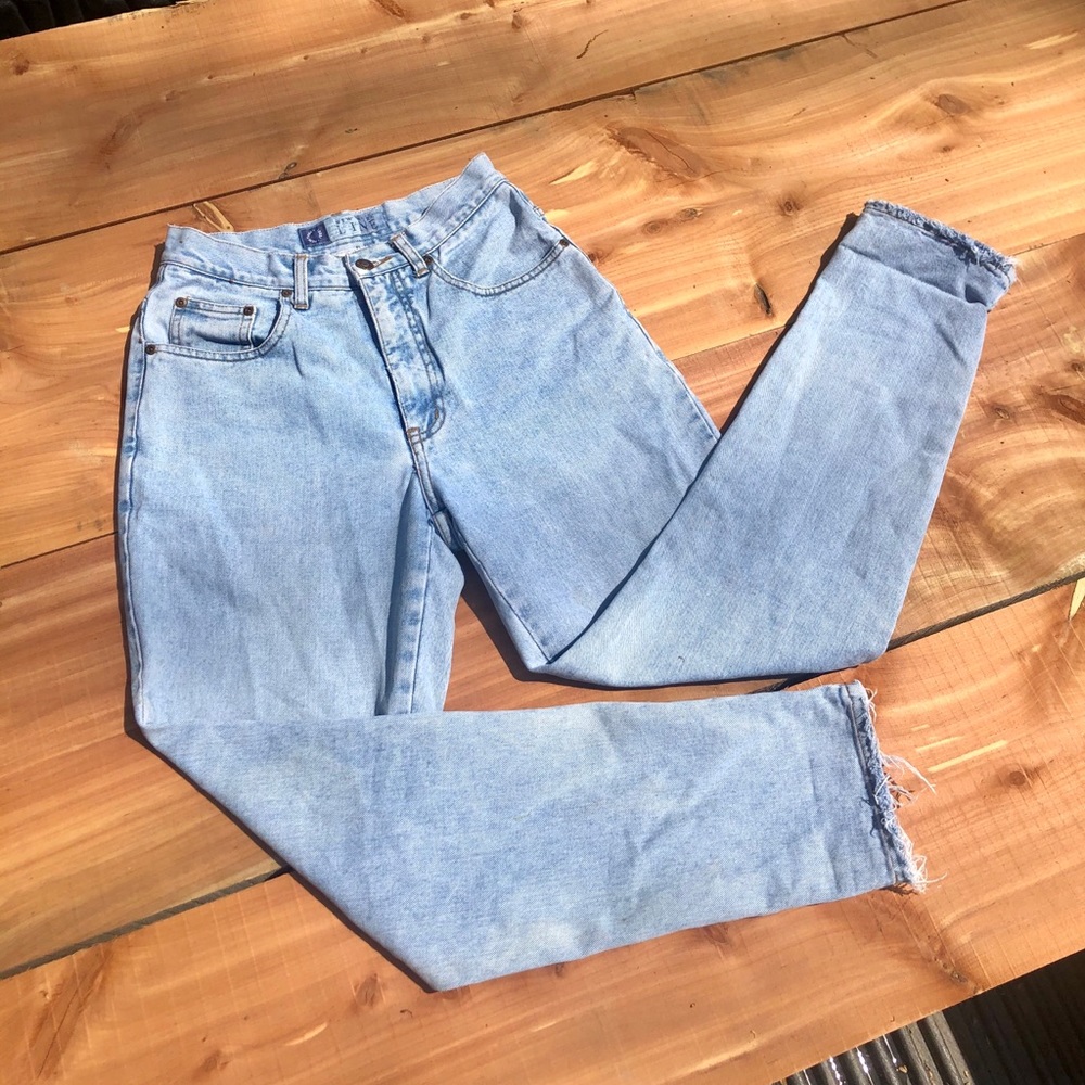 90s Light -Wash High Waisted Mom Jeans